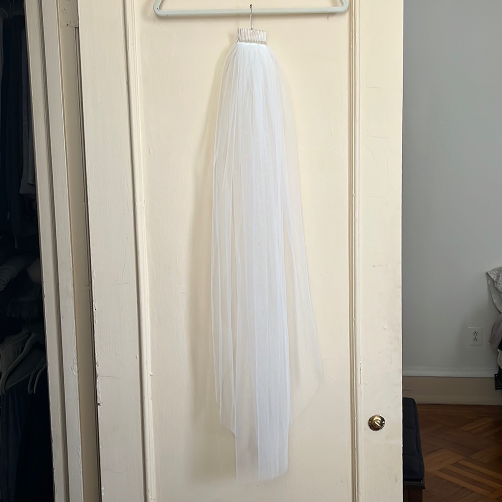 Bridal fingertip veil, 40”, light ivory